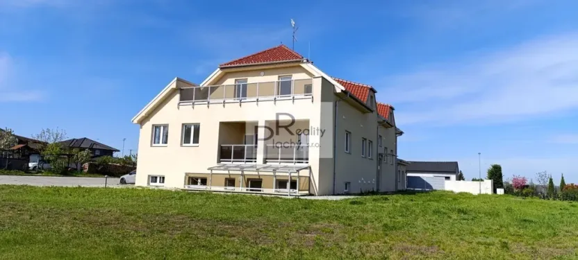 Prodej bytu 2+kk, Hevlín, 66 m2