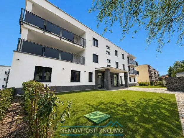 Pronájem bytu 2+kk, Znojmo, Sládkova, 61 m2