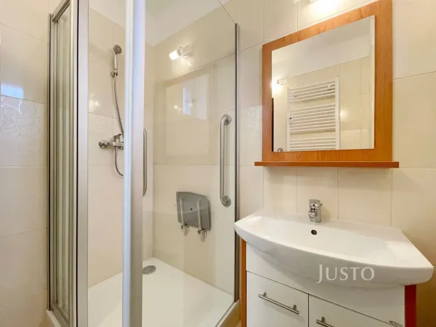 Pronájem bytu 3+1, Praha, Za humny, 66 m2