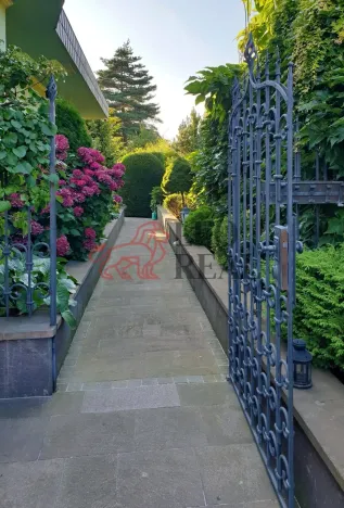 Prodej vily, Říčany - Strašín, Modřínová, 458 m2