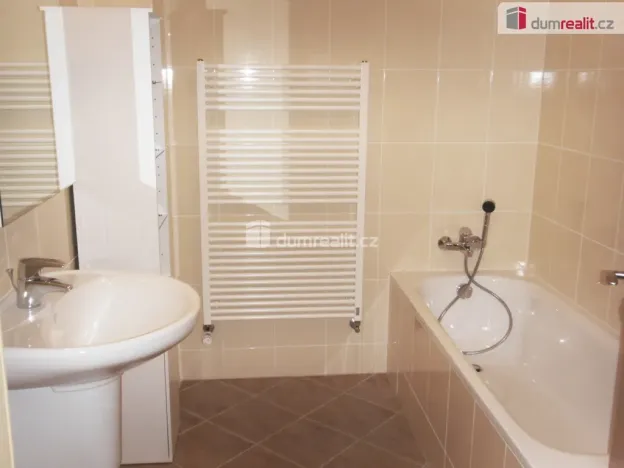 Pronájem bytu 2+kk, Praha - Modřany, Vorařská, 88 m2