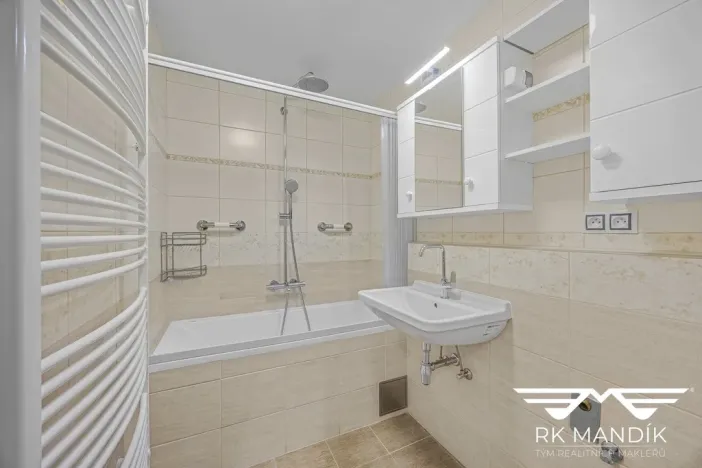 Pronájem bytu 3+kk, Praha - Prosek, Prosecká, 69 m2