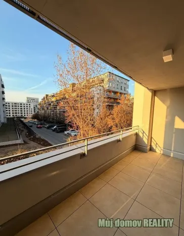 Pronájem bytu 2+kk, Praha - Vysočany, Poděbradská, 53 m2