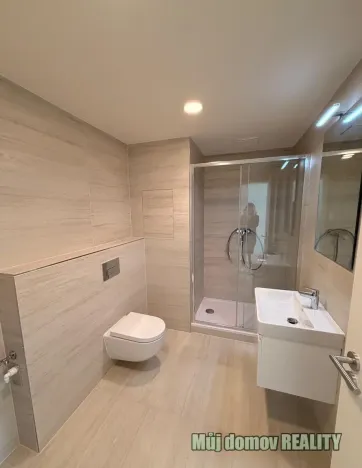 Pronájem bytu 2+kk, Praha - Vysočany, Poděbradská, 53 m2