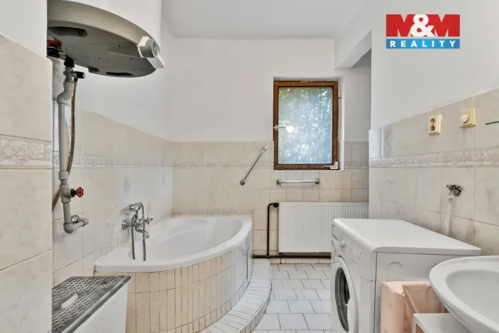 Prodej rodinného domu, Zákupy - Brenná, 242 m2