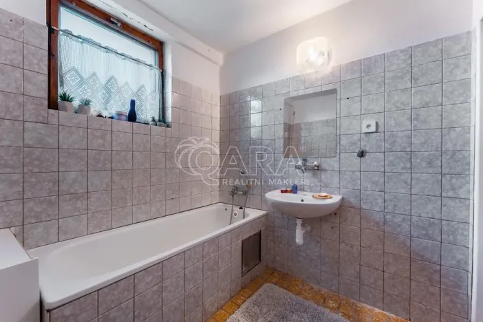 Prodej rodinného domu, Starovice, 300 m2