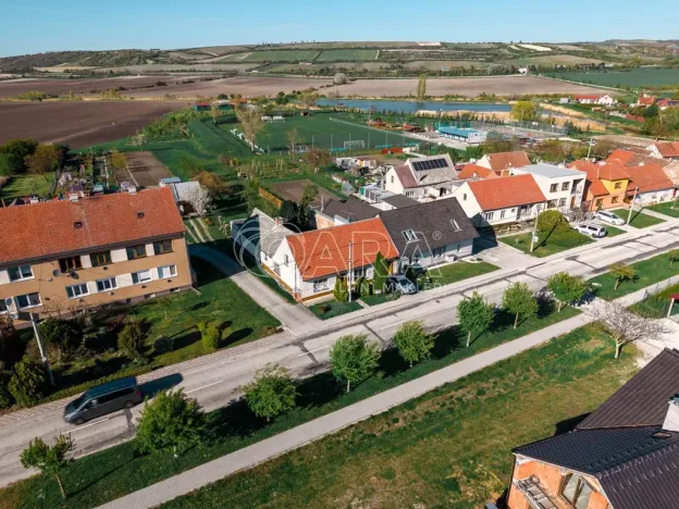 Prodej rodinného domu, Starovice, 300 m2