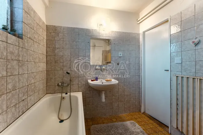 Prodej rodinného domu, Starovice, 300 m2