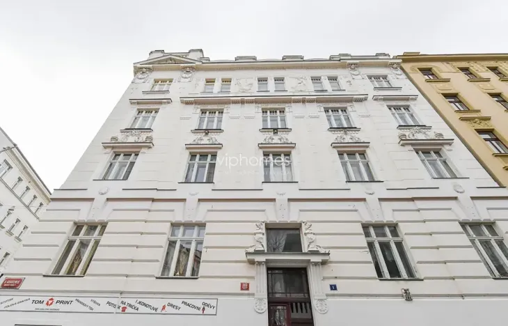 Pronájem bytu 3+1, Praha - Bubeneč, U akademie, 169 m2