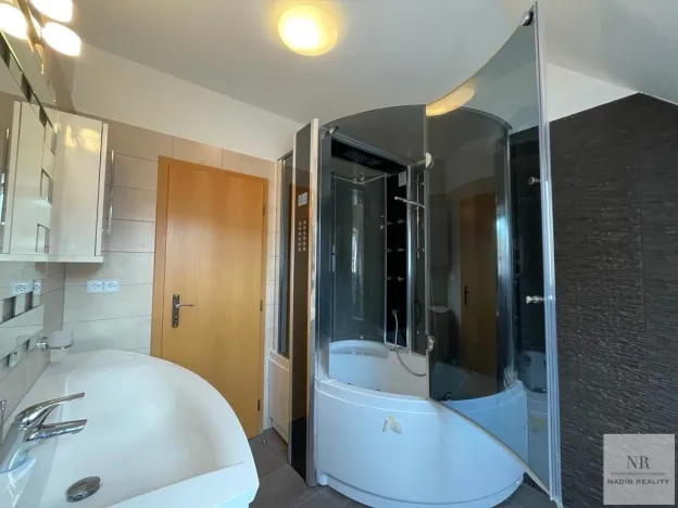 Prodej rodinného domu, Karlovy Vary, Slovenská, 170 m2