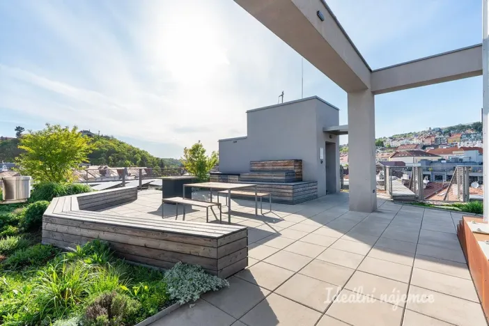 Pronájem bytu 1+kk, Praha - Smíchov, Plzeňská, 21 m2