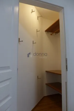 Pronájem bytu 2+kk, Praha, Na Harfě, 82 m2