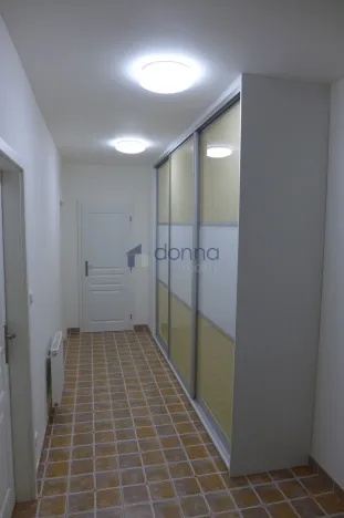 Pronájem bytu 2+kk, Praha, Na Harfě, 82 m2