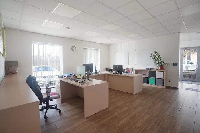 Pronájem kanceláře, Bystřany, Teplická, 420 m2