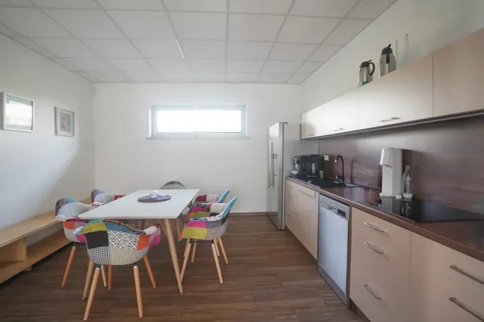 Pronájem kanceláře, Bystřany, Teplická, 420 m2