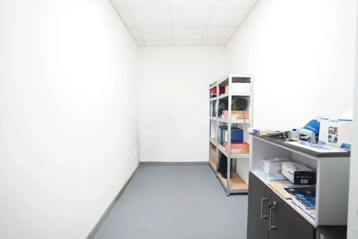 Pronájem kanceláře, Bystřany, Teplická, 420 m2