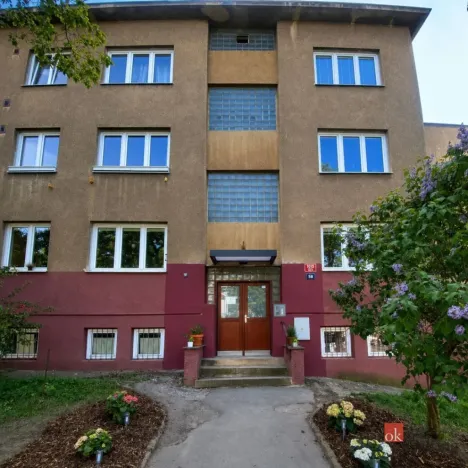 Pronájem bytu 1+kk, Praha - Braník, Jeremenkova, 28 m2