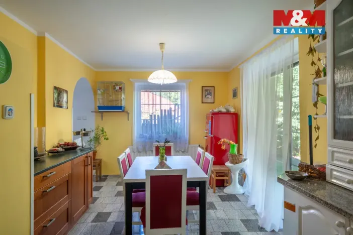 Prodej rodinného domu, Hajany, 285 m2