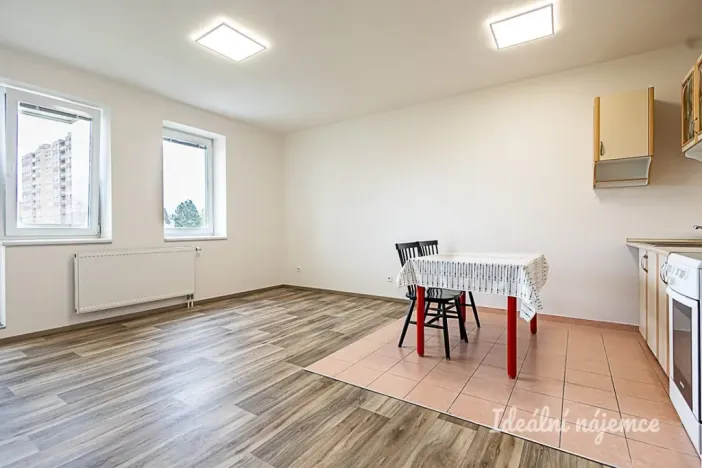 Pronájem bytu 1+kk, Praha - Horní Měcholupy, Boloňská, 32 m2