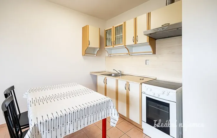 Pronájem bytu 1+kk, Praha - Horní Měcholupy, Boloňská, 32 m2