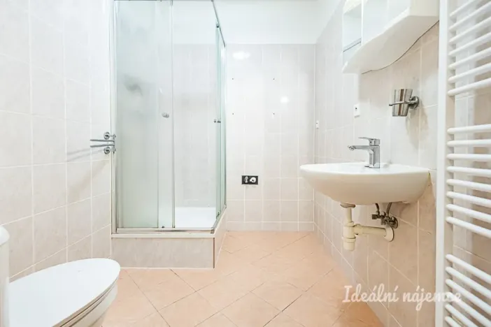 Pronájem bytu 1+kk, Praha - Horní Měcholupy, Boloňská, 32 m2