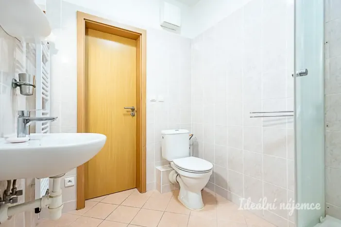 Pronájem bytu 1+kk, Praha - Horní Měcholupy, Boloňská, 32 m2
