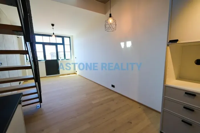 Pronájem bytu 2+kk, Praha - Vysočany, Kolbenova, 64 m2