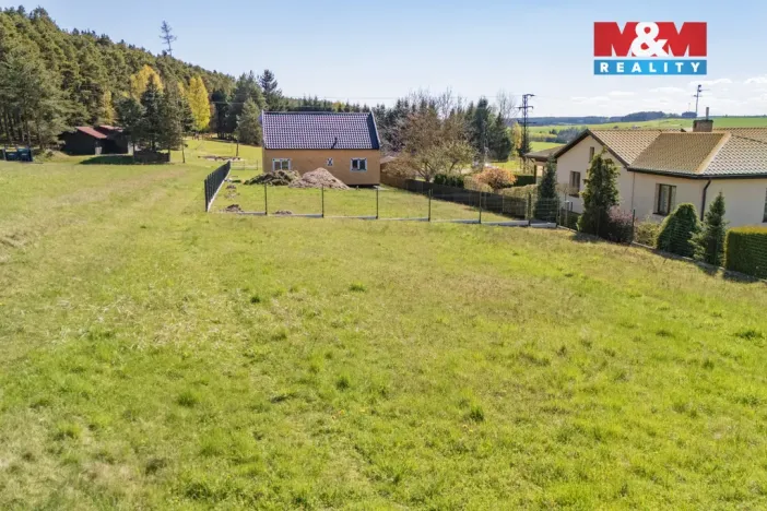 Prodej pole, Mrtník, 1161 m2