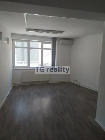 Pronájem kanceláře, Praha - Kobylisy, Nad Šutkou, 58 m2