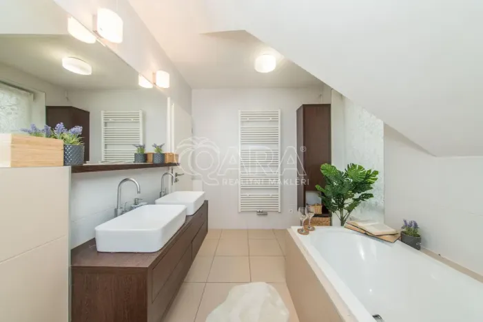 Pronájem rodinného domu, Veltrusy, Lomená, 139 m2