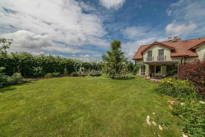 Pronájem rodinného domu, Veltrusy, Lomená, 139 m2