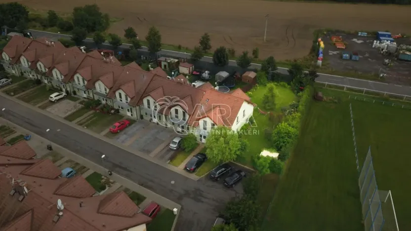 Pronájem rodinného domu, Veltrusy, Lomená, 139 m2