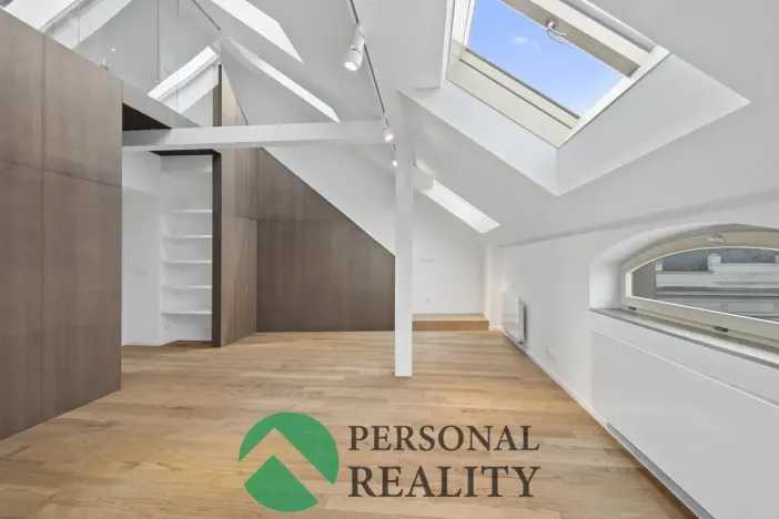 Pronájem bytu 3+1, Praha, U akademie, 130 m2