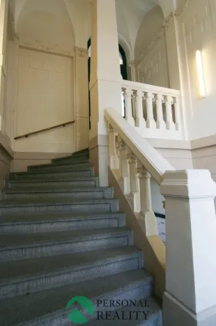 Pronájem bytu 3+1, Praha, U akademie, 130 m2