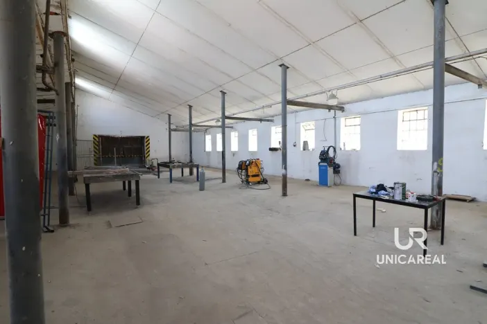 Pronájem skladu, Holubice, 1760 m2