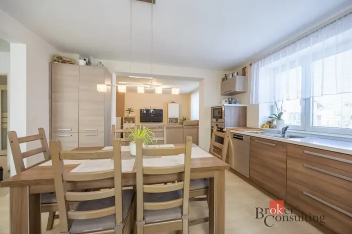 Prodej rodinného domu, Pardubice - Svítkov, Hradčanská, 126 m2