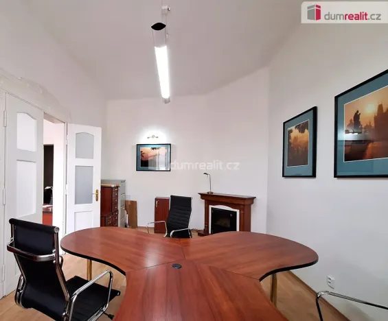 Pronájem kanceláře, Praha, Bubenečská, 51 m2
