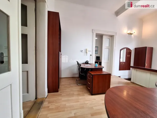 Pronájem kanceláře, Praha, Bubenečská, 51 m2
