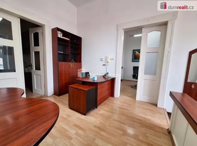 Pronájem kanceláře, Praha, Bubenečská, 51 m2