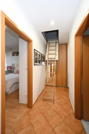 Pronájem bytu 2+kk, Praha - Holešovice, U garáží, 45 m2