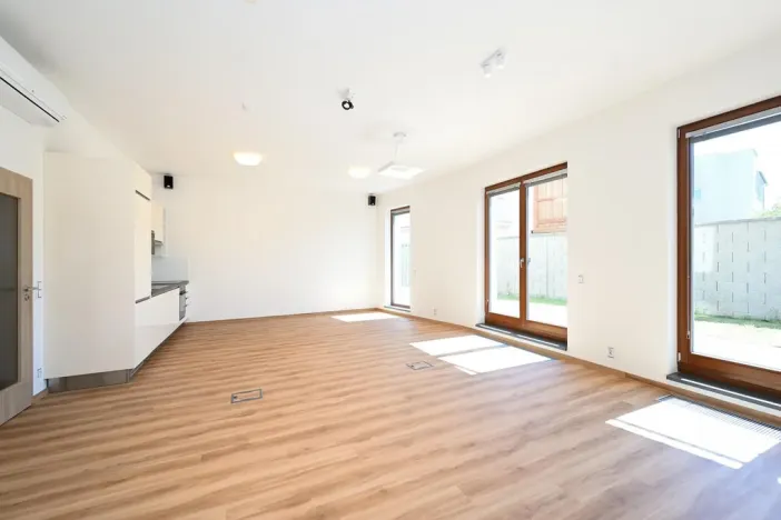 Pronájem bytu 1+kk, Praha - Liboc, Evropská, 51 m2