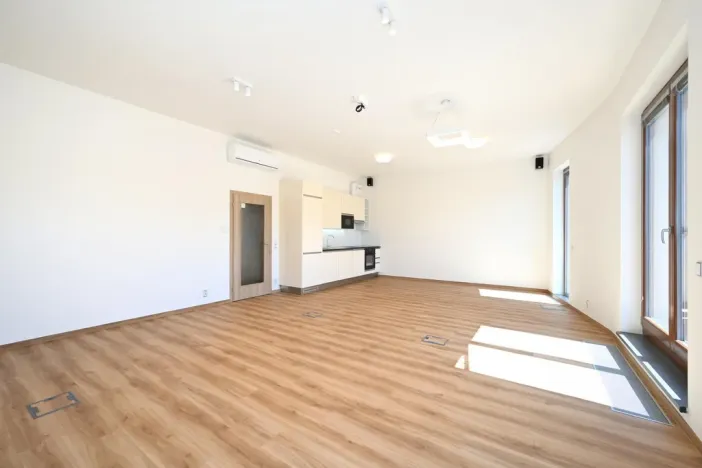 Pronájem bytu 1+kk, Praha - Liboc, Evropská, 51 m2