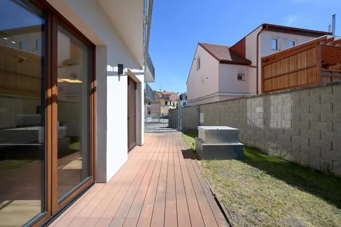 Pronájem bytu 1+kk, Praha - Liboc, Evropská, 51 m2