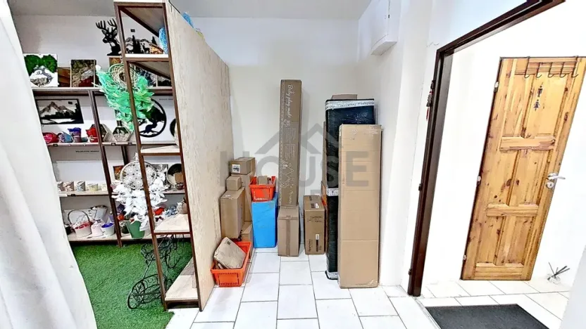 Pronájem obchodního prostoru, Praha - Kobylisy, Klapkova, 40 m2