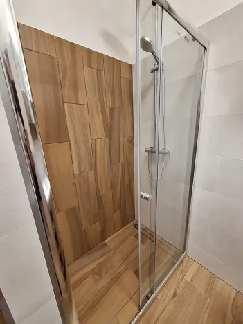 Pronájem bytu 2+kk, Praha - Vysočany, Novovysočanská, 60 m2