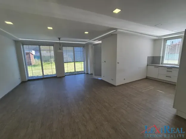 Pronájem bytu 2+kk, Tuchoměřice, Ve Zběrušce, 68 m2