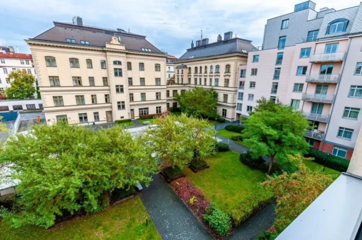 Pronájem bytu 1+kk, Praha - Vinohrady, U Zvonařky, 40 m2