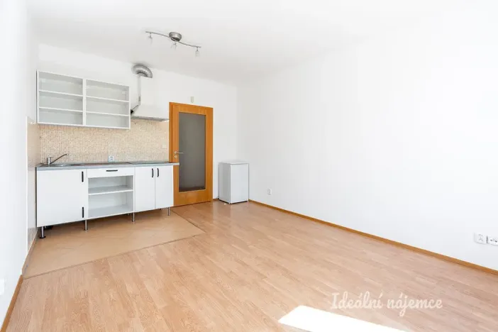Pronájem bytu 1+kk, Praha - Stodůlky, Raichlova, 24 m2