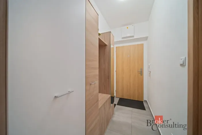 Pronájem bytu 1+kk, Hradec Králové - Nový Hradec Králové, Kejzlarova, 31 m2