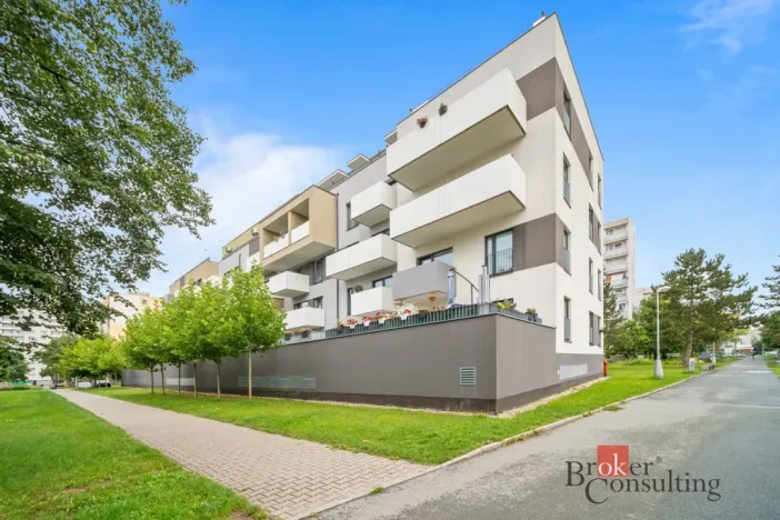 Pronájem bytu 1+kk, Hradec Králové - Nový Hradec Králové, Kejzlarova, 31 m2
